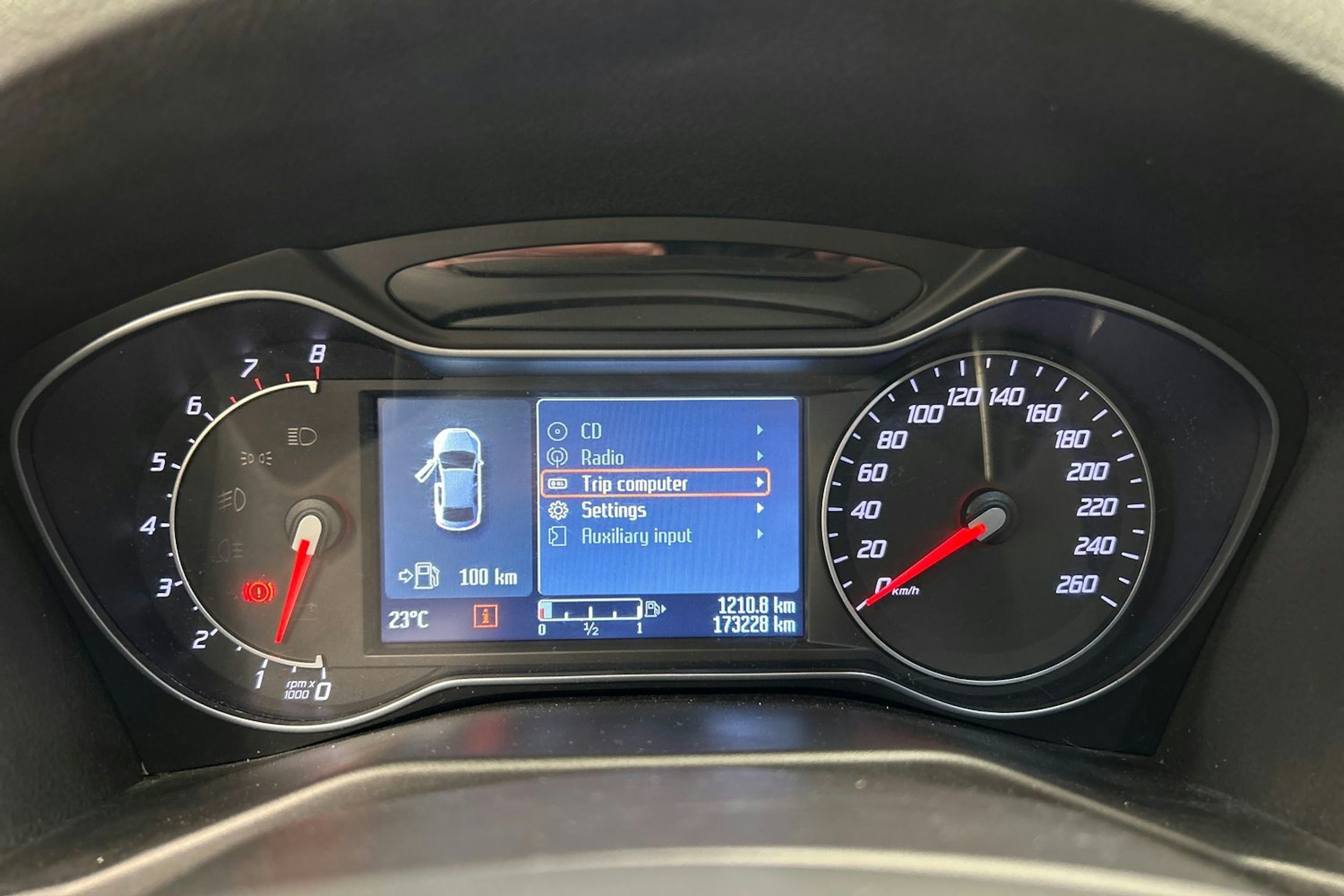 harmaa Ford Mondeo 2011 kuva 18.