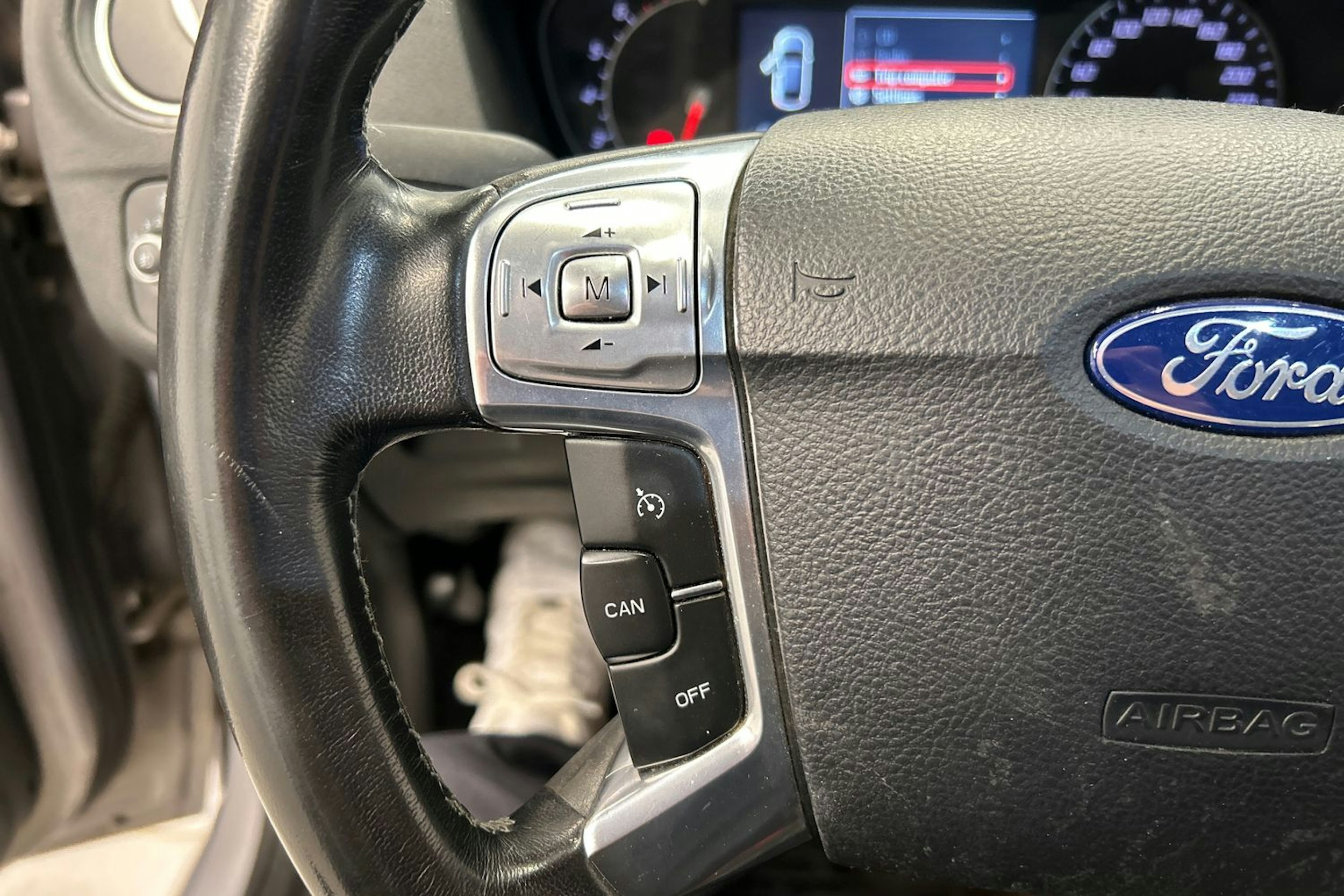 harmaa Ford Mondeo 2011 kuva 19.
