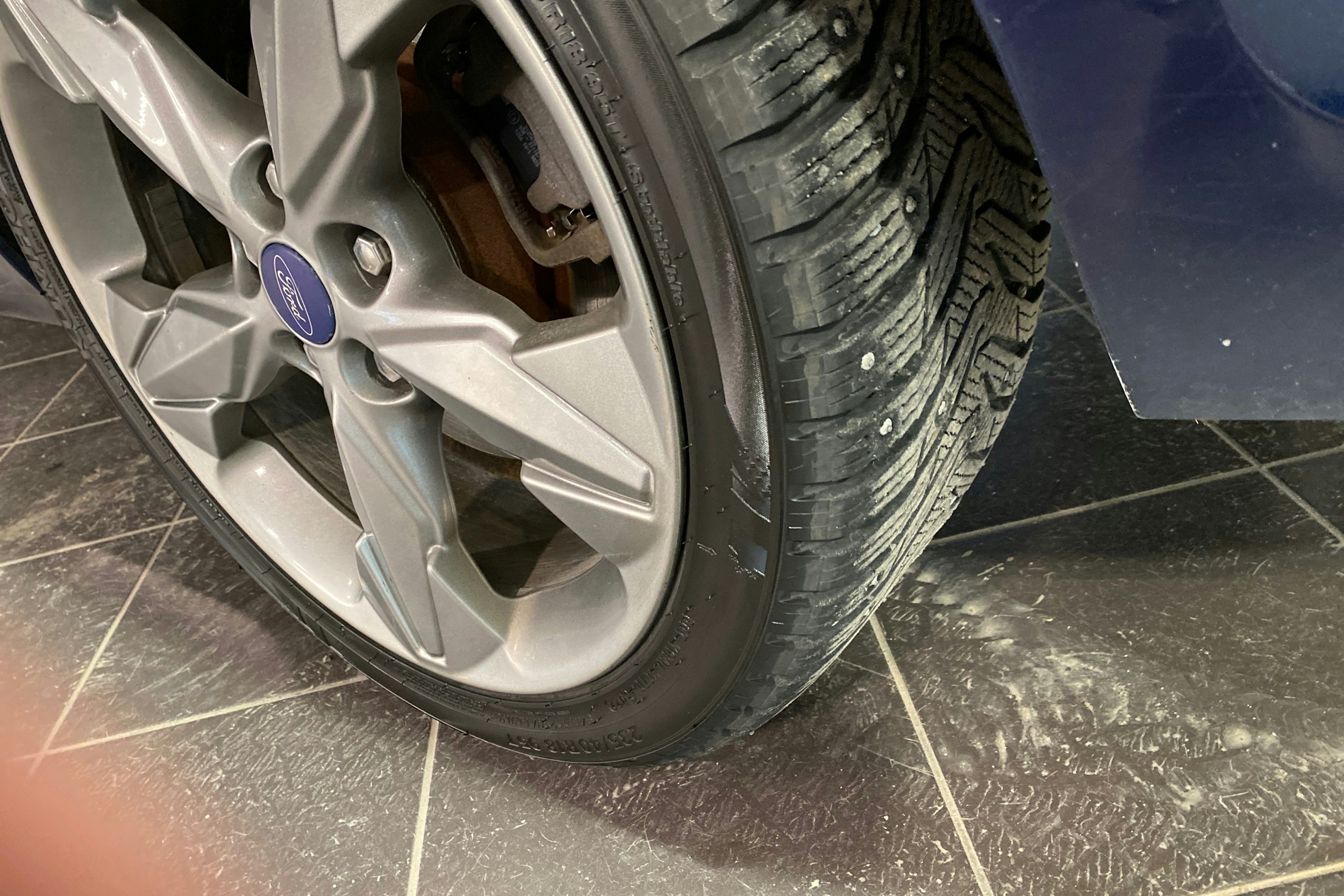 Sininen Ford Mondeo 2011 kuva 10.