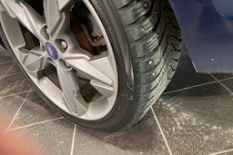 Sininen Ford Mondeo 2011 kuva 10.