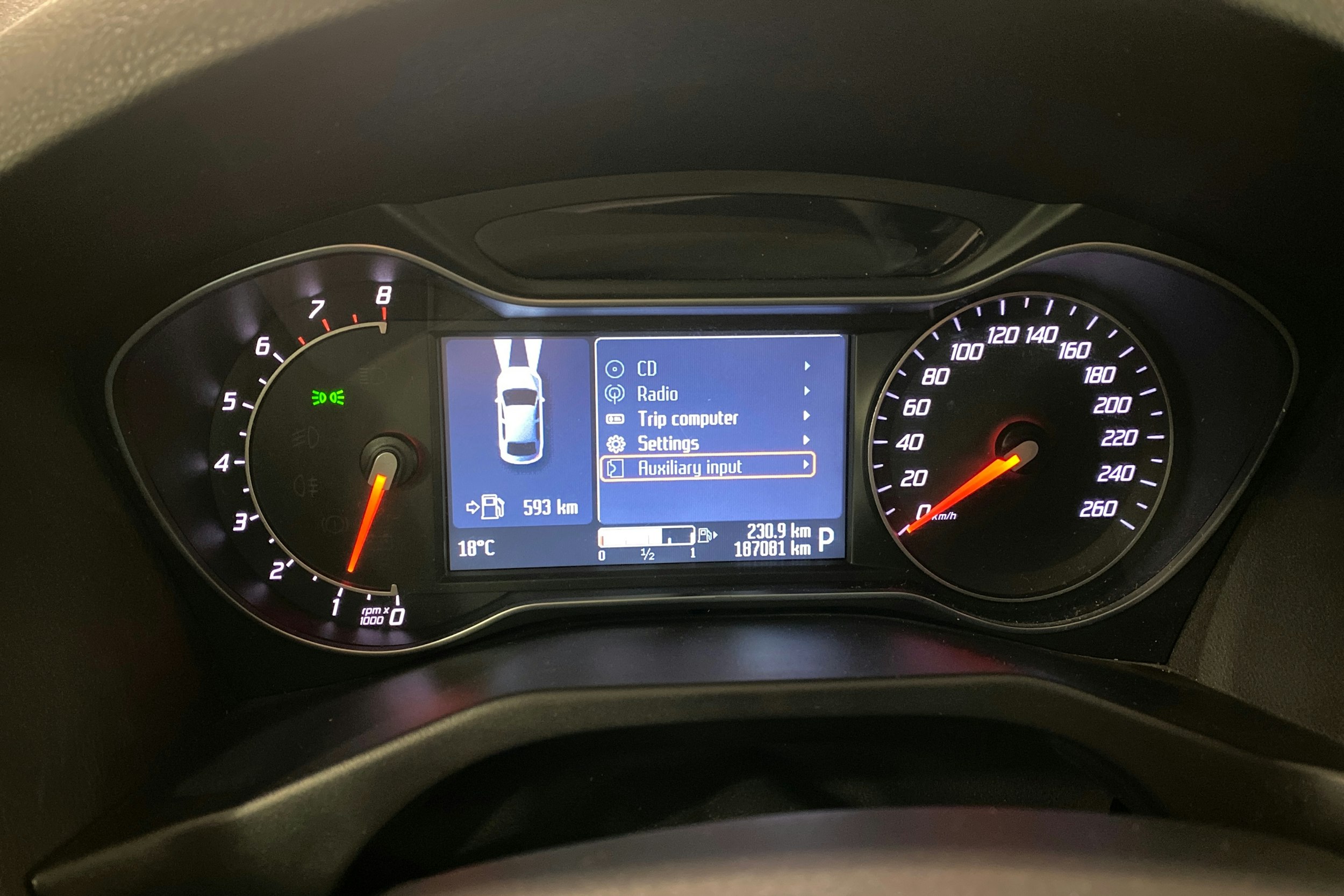 Sininen Ford Mondeo 2011 kuva 14.