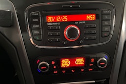 Sininen Ford Mondeo 2011 kuva 15.