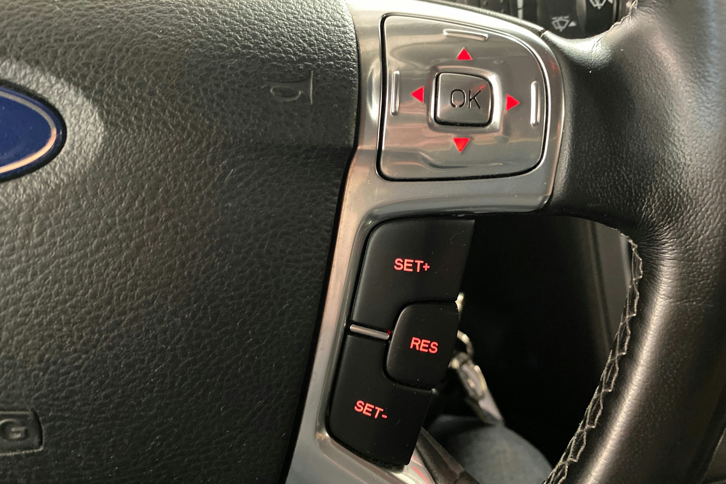 Sininen Ford Mondeo 2011 kuva 17.