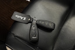 musta Ford Mondeo 2012 kuva 12.