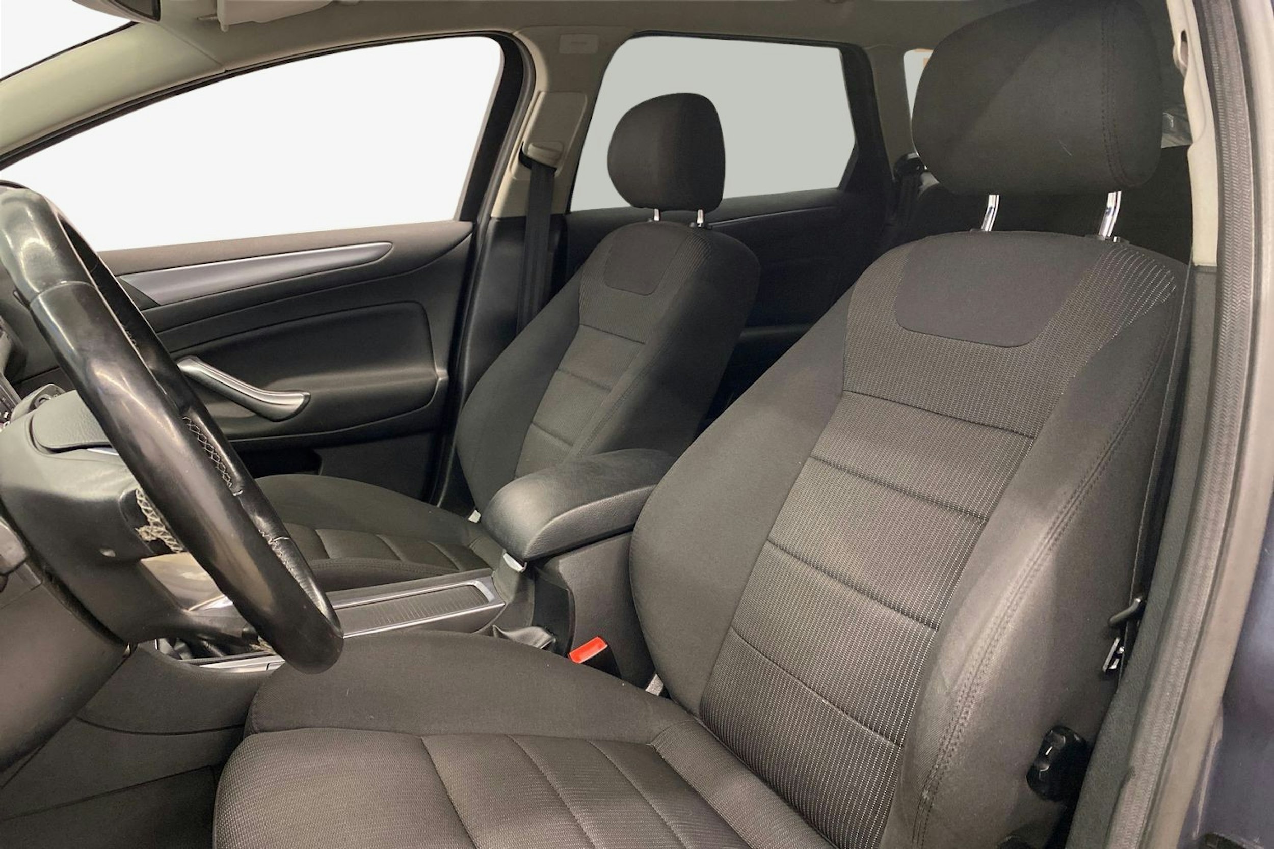 harmaa Ford Mondeo 2012 kuva 11.