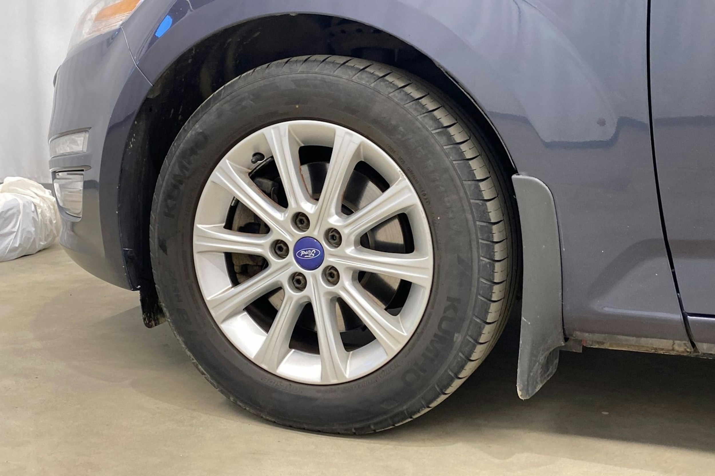 harmaa Ford Mondeo 2012 kuva 22.