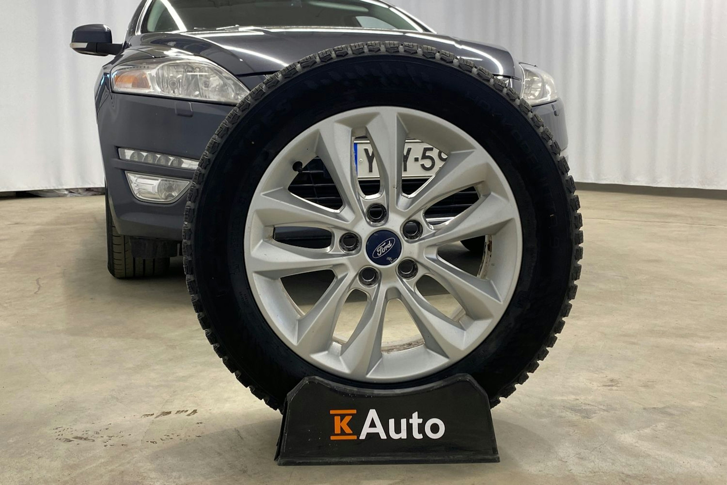 harmaa Ford Mondeo 2012 kuva 23.