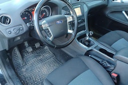 musta Ford Mondeo 2013 kuva 3.
