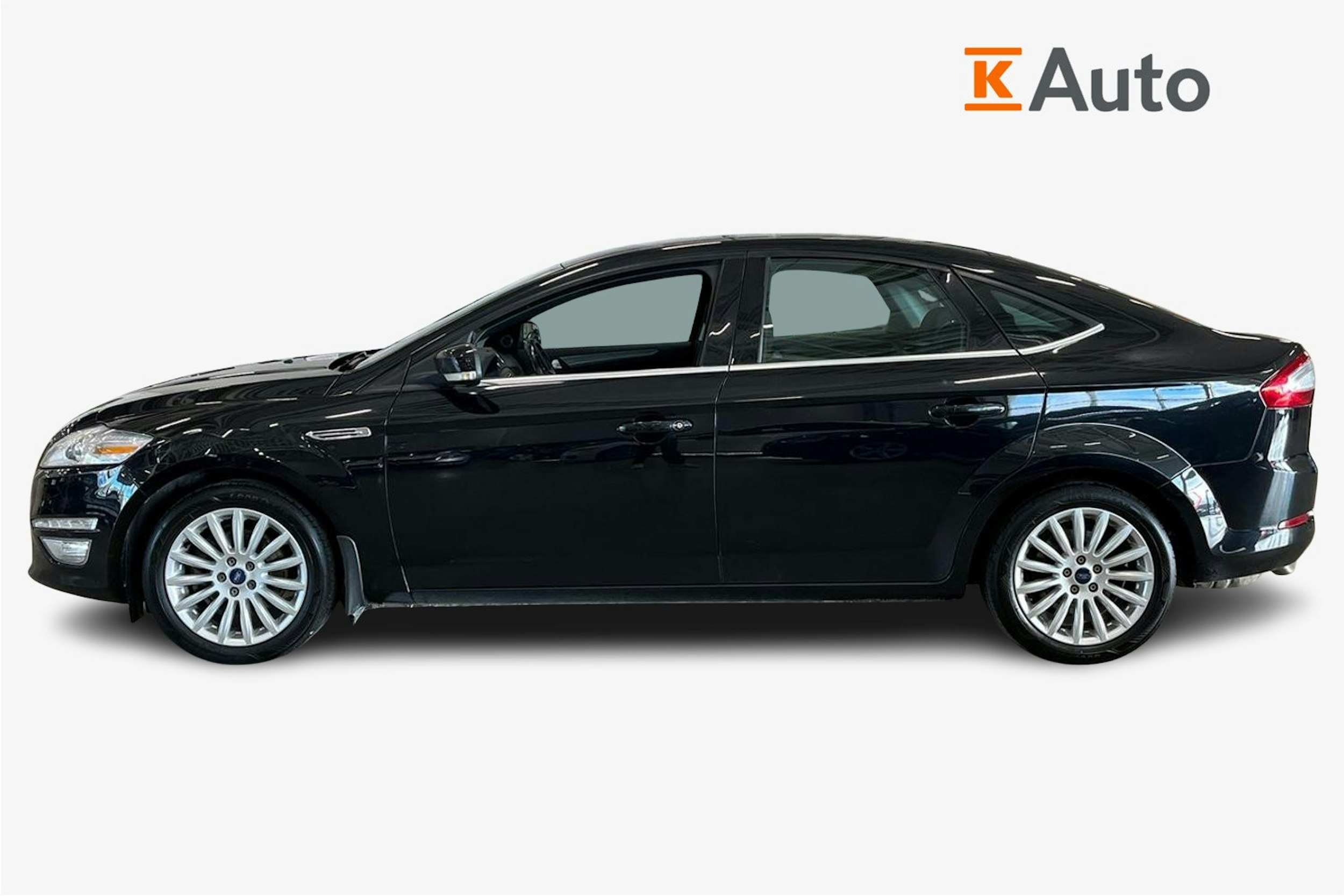 musta Ford Mondeo 2013 kuva 6.