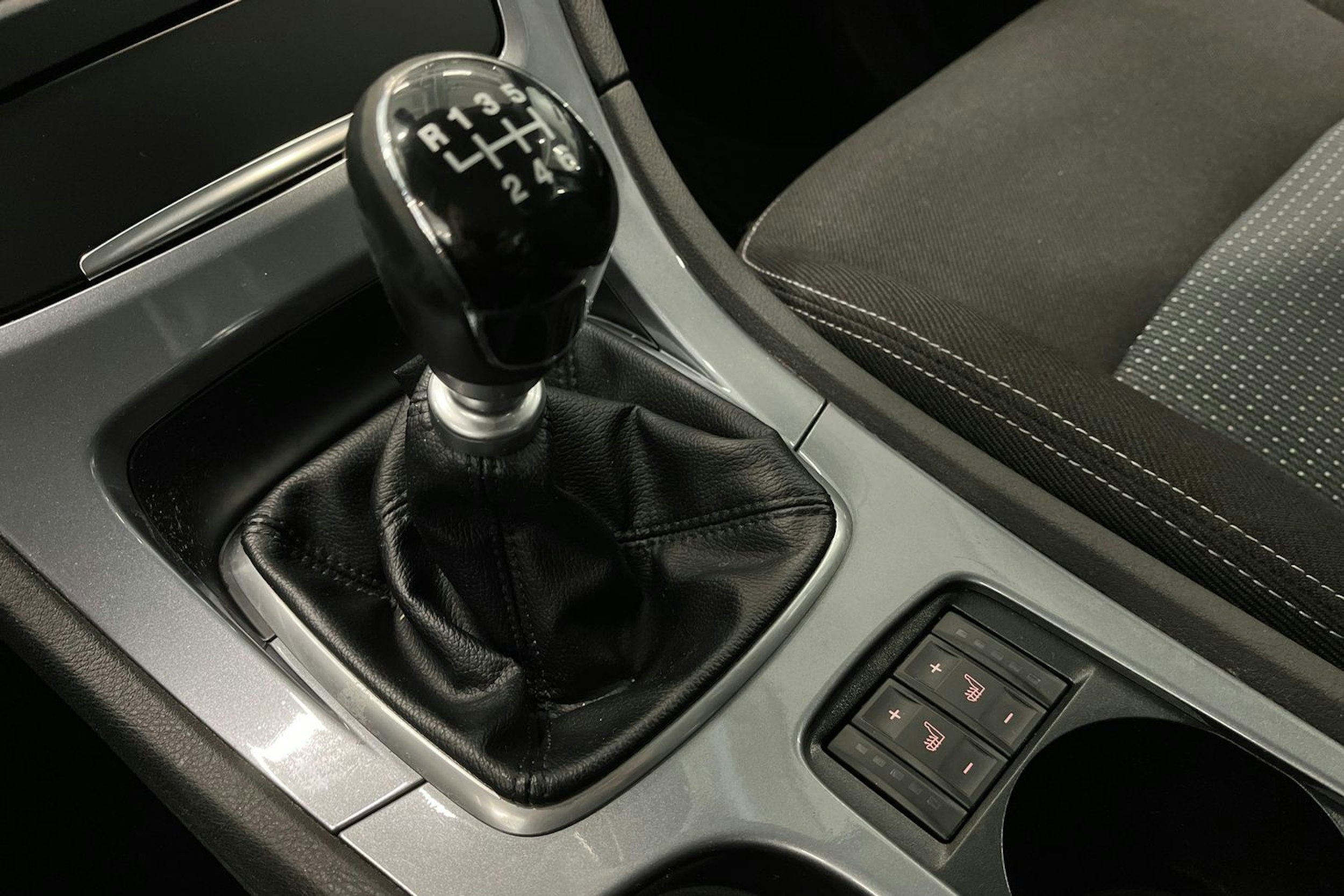 musta Ford Mondeo 2013 kuva 20.