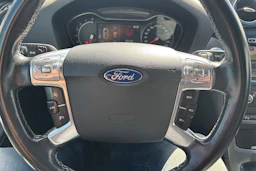 harmaa Ford Mondeo 2013 kuva 8.