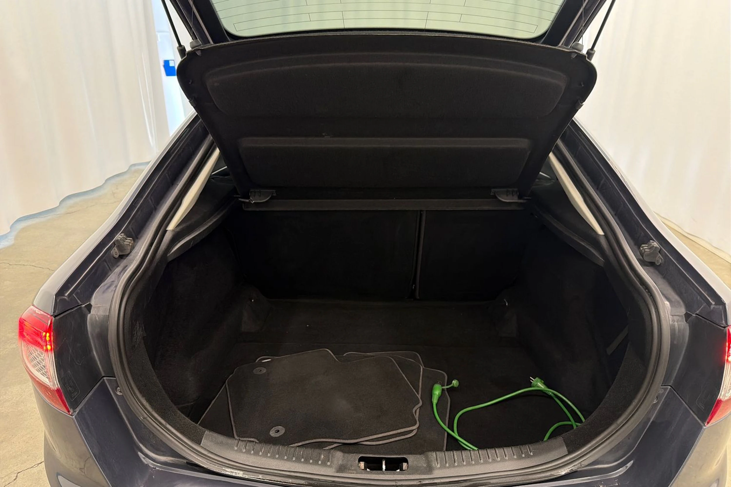 harmaa Ford Mondeo 2014 kuva 13.