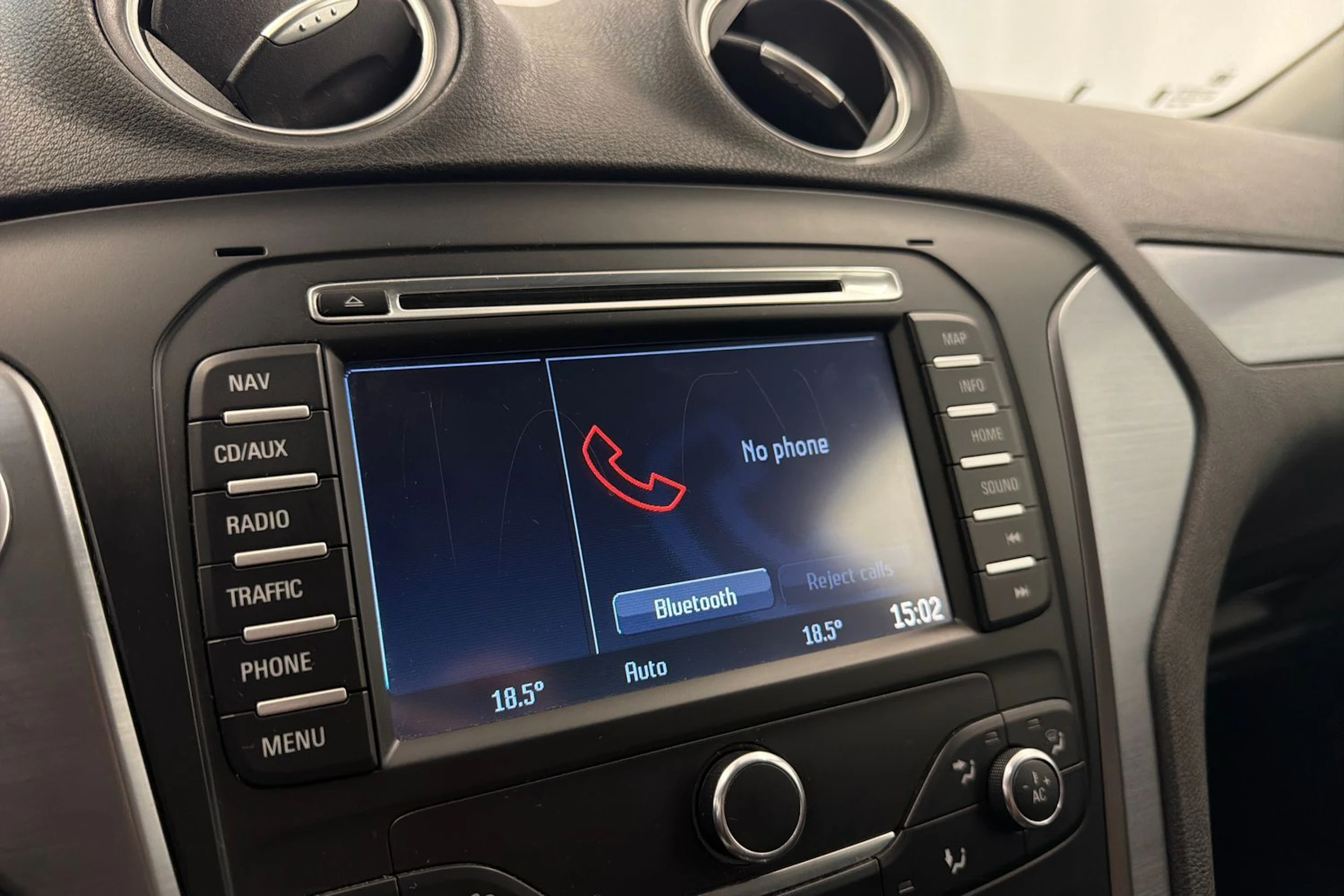harmaa Ford Mondeo 2014 kuva 21.