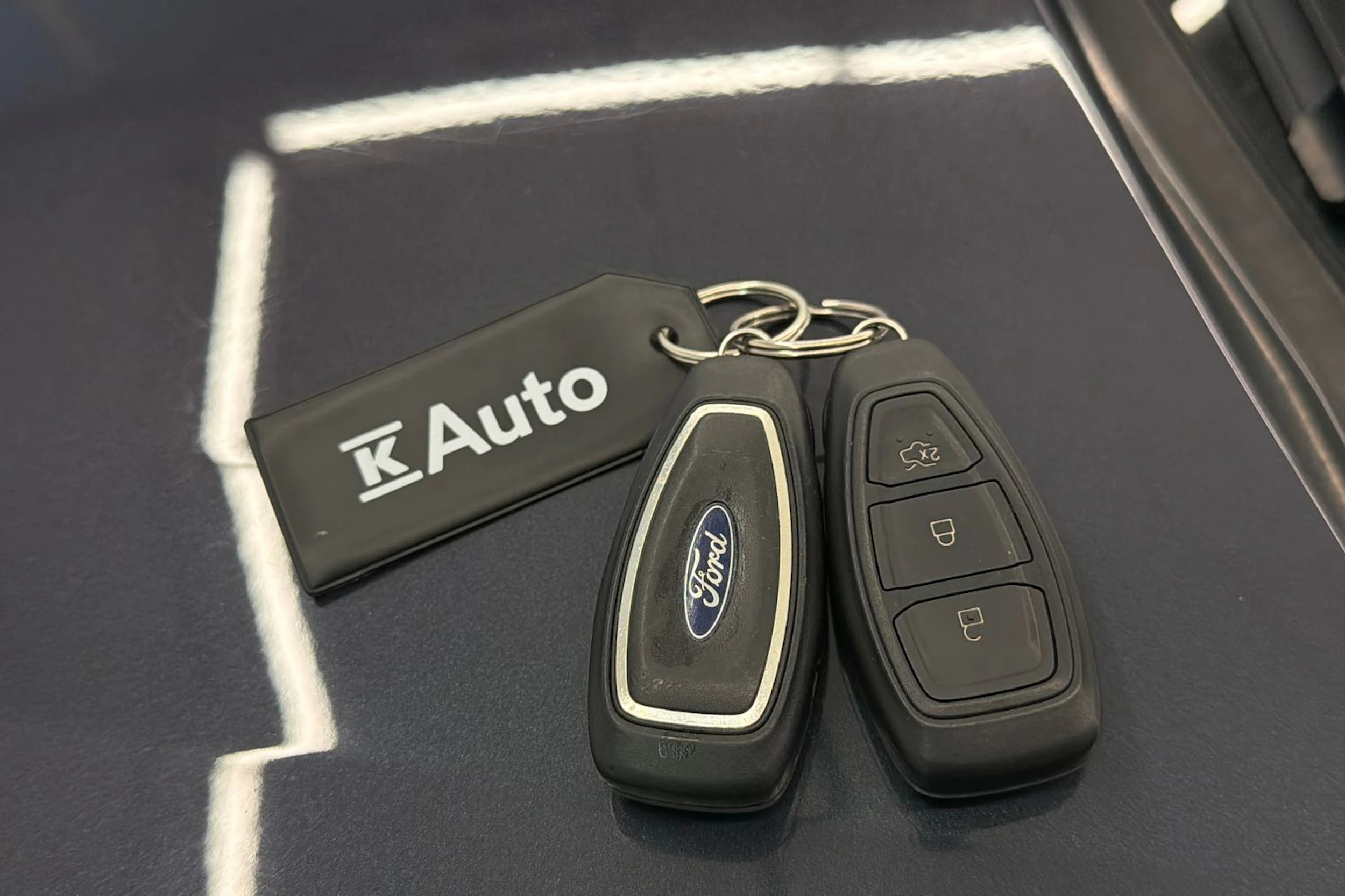 harmaa Ford Mondeo 2014 kuva 25.