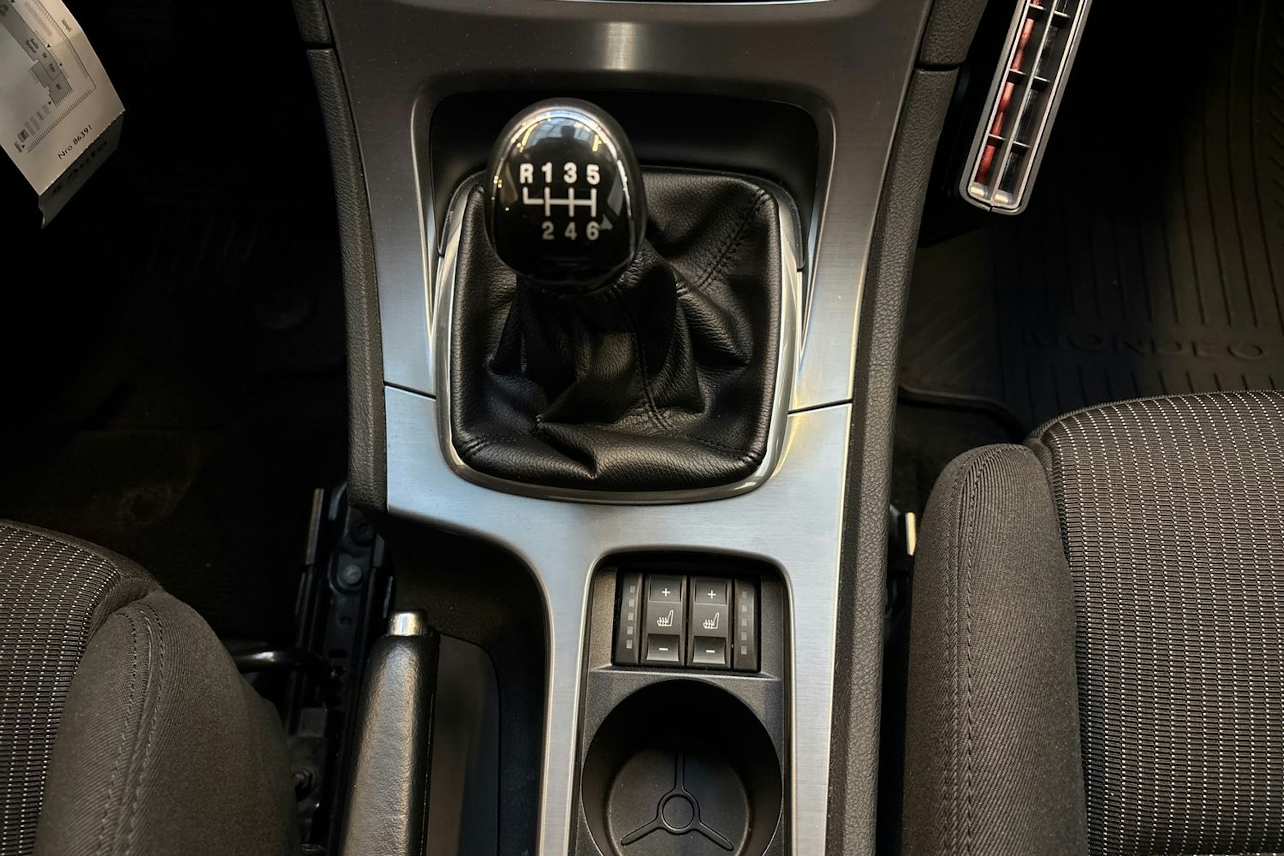 harmaa Ford Mondeo 2013 kuva 23.