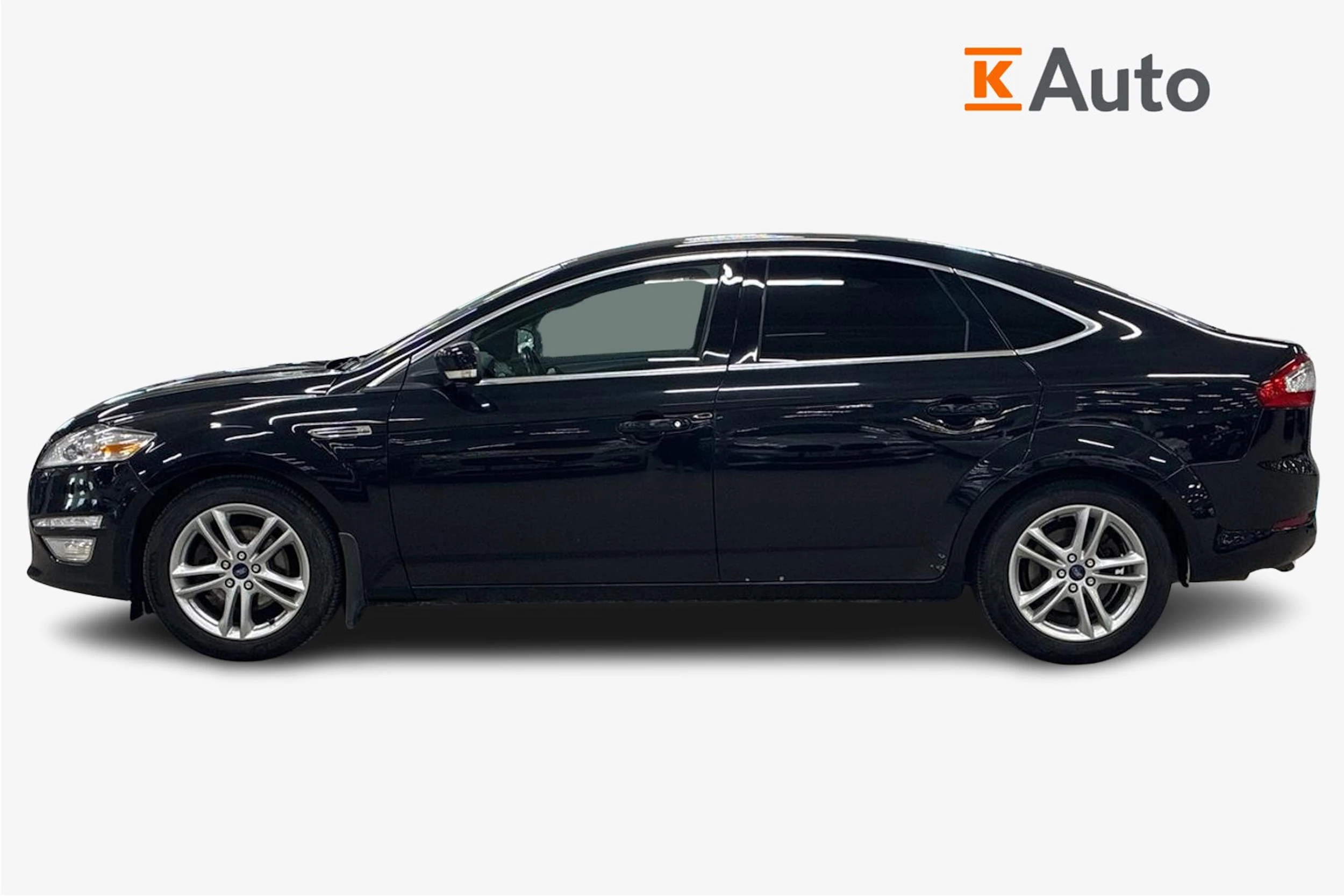 musta Ford Mondeo 2014 kuva 5.