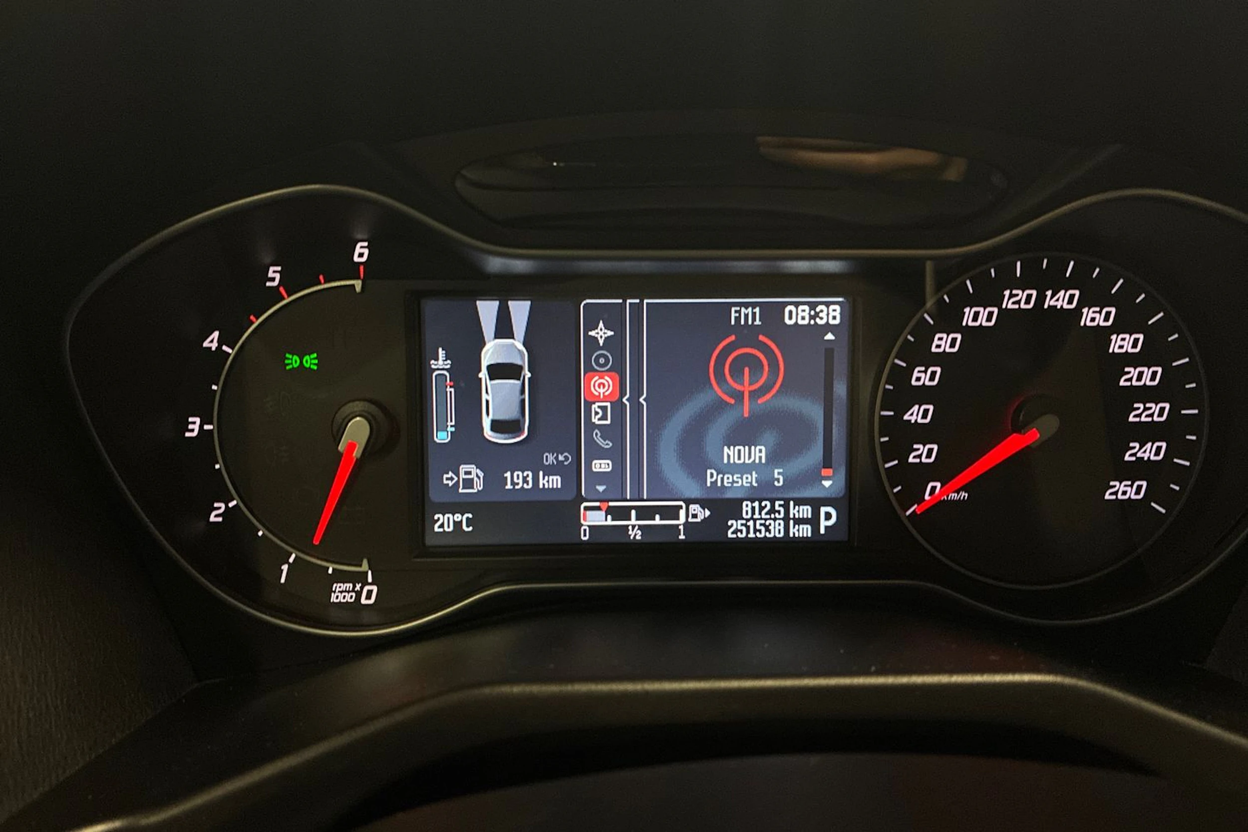 musta Ford Mondeo 2014 kuva 12.