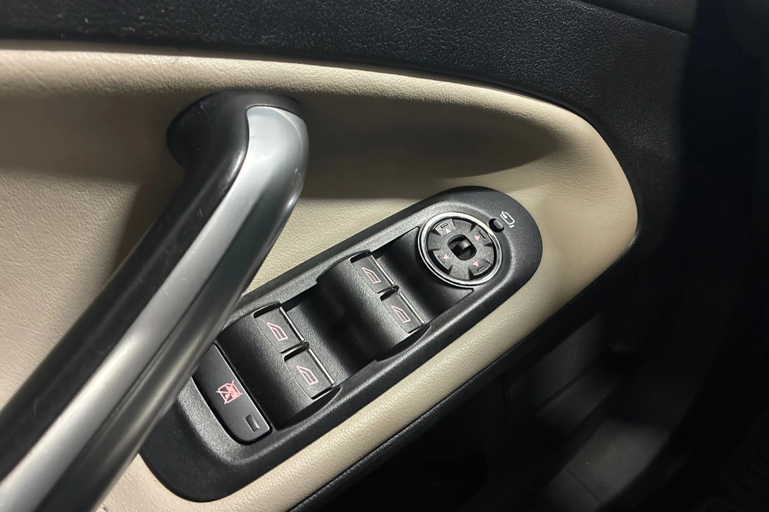 musta Ford Mondeo 2014 kuva 16.
