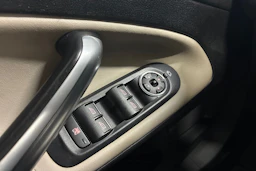 musta Ford Mondeo 2014 kuva 16.