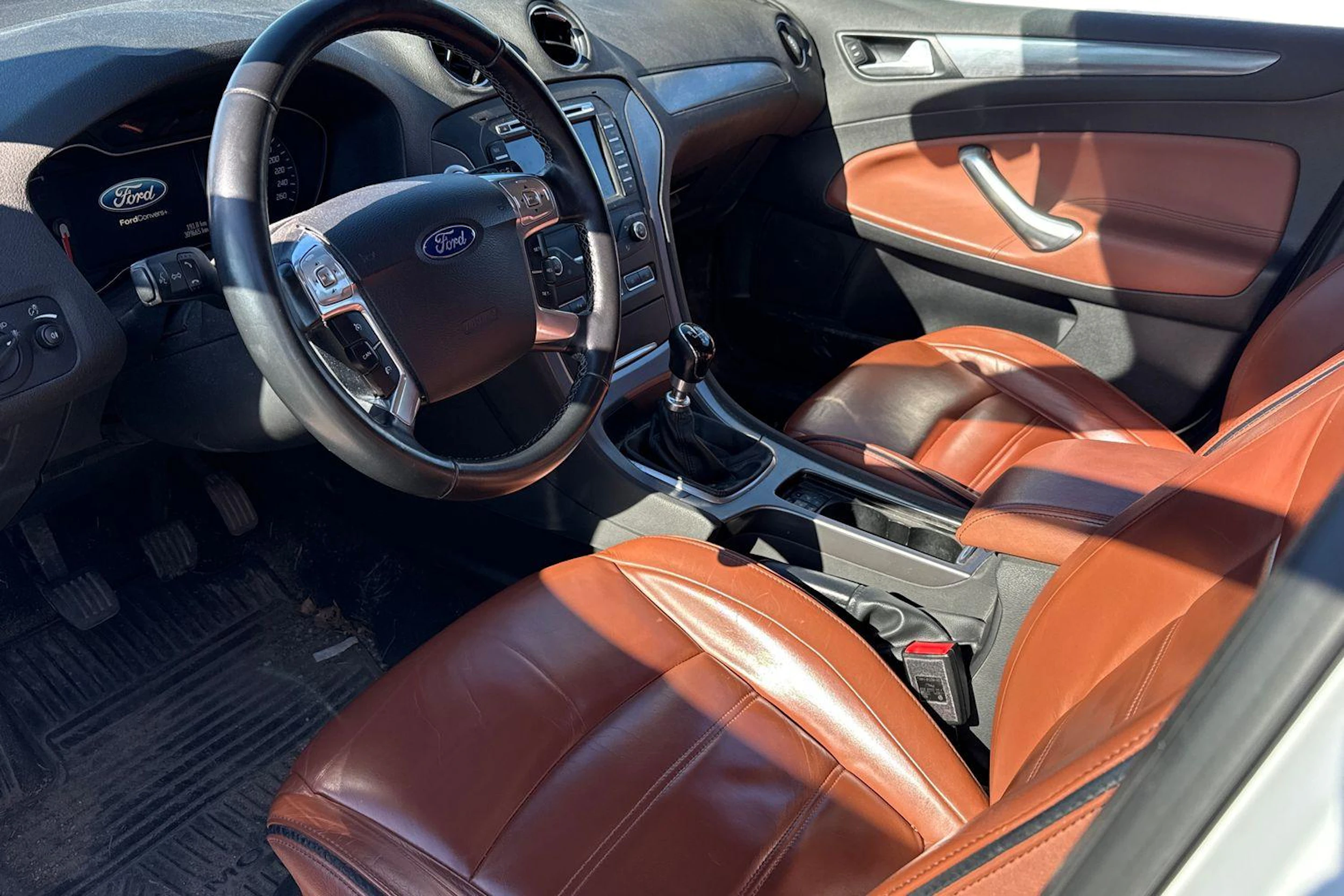 valkoinen Ford Mondeo 2014 kuva 3.