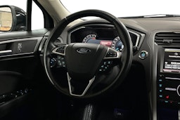 musta Ford Mondeo 2015 kuva 10.
