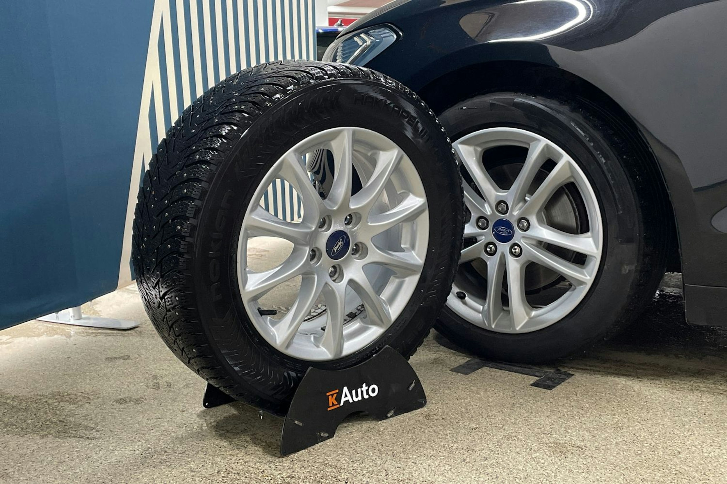 musta Ford Mondeo 2015 kuva 13.