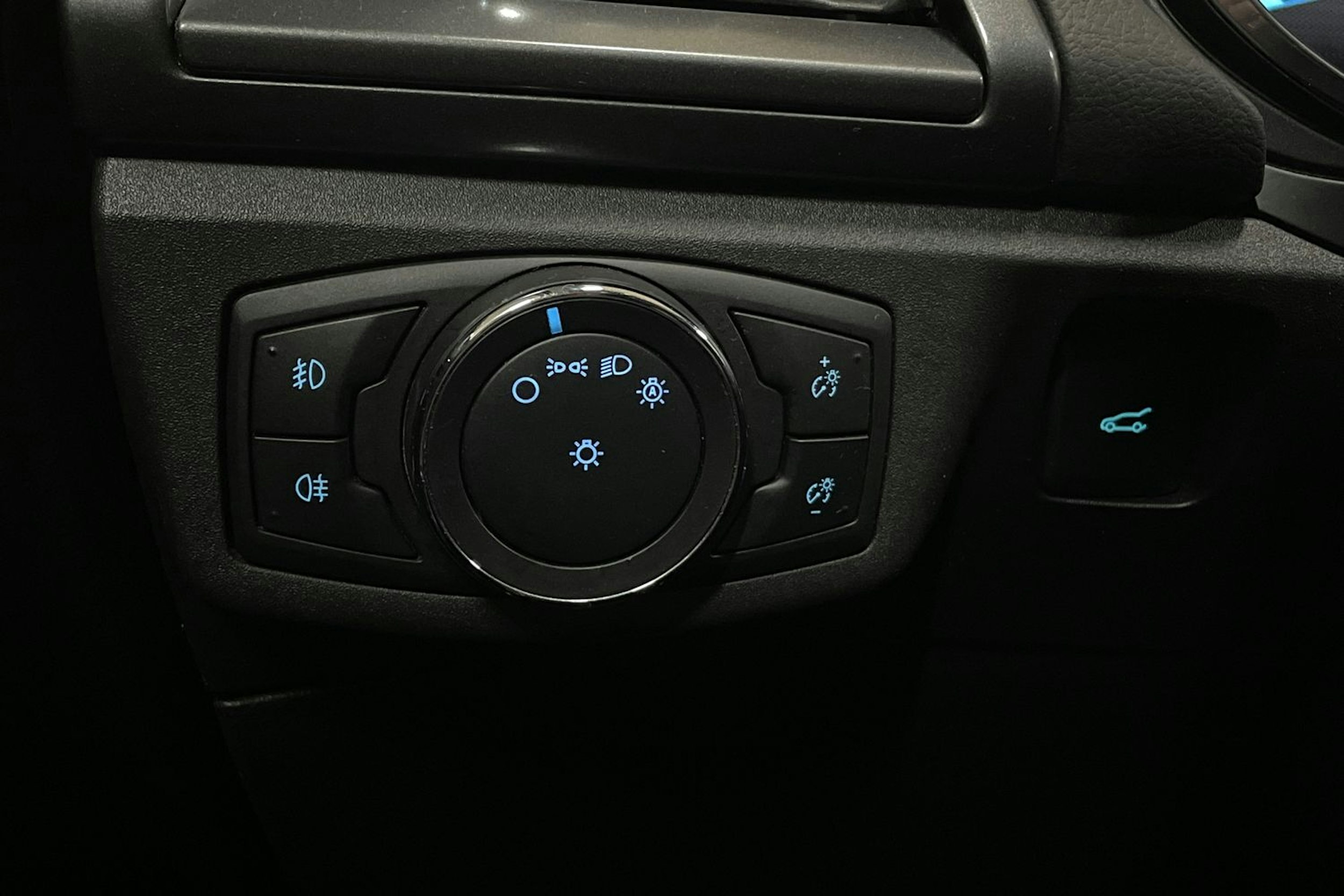 musta Ford Mondeo 2015 kuva 18.