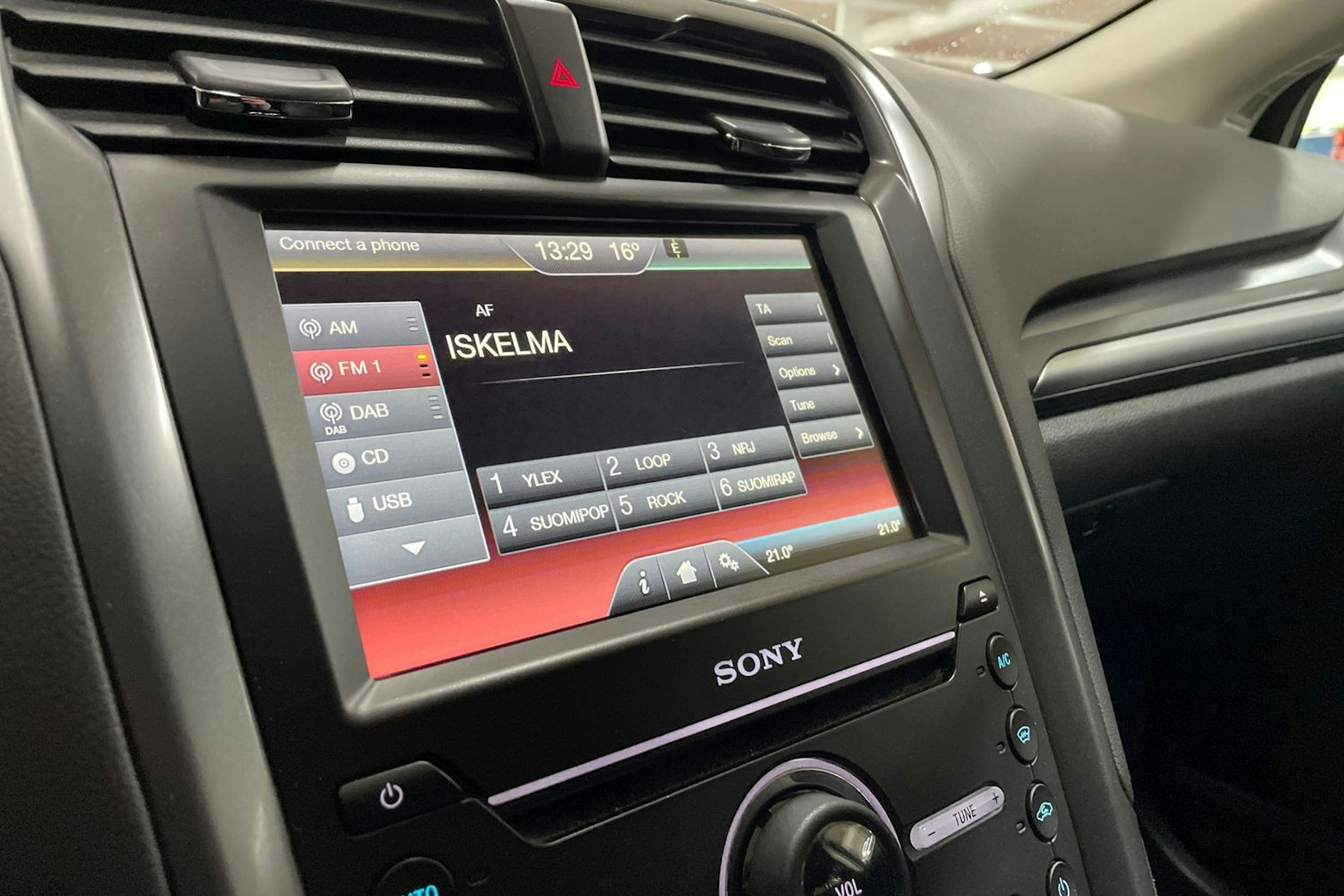 musta Ford Mondeo 2015 kuva 26.