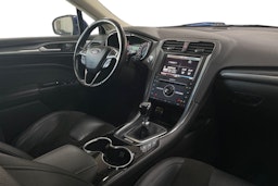 sininen Ford Mondeo 2015 kuva 9.