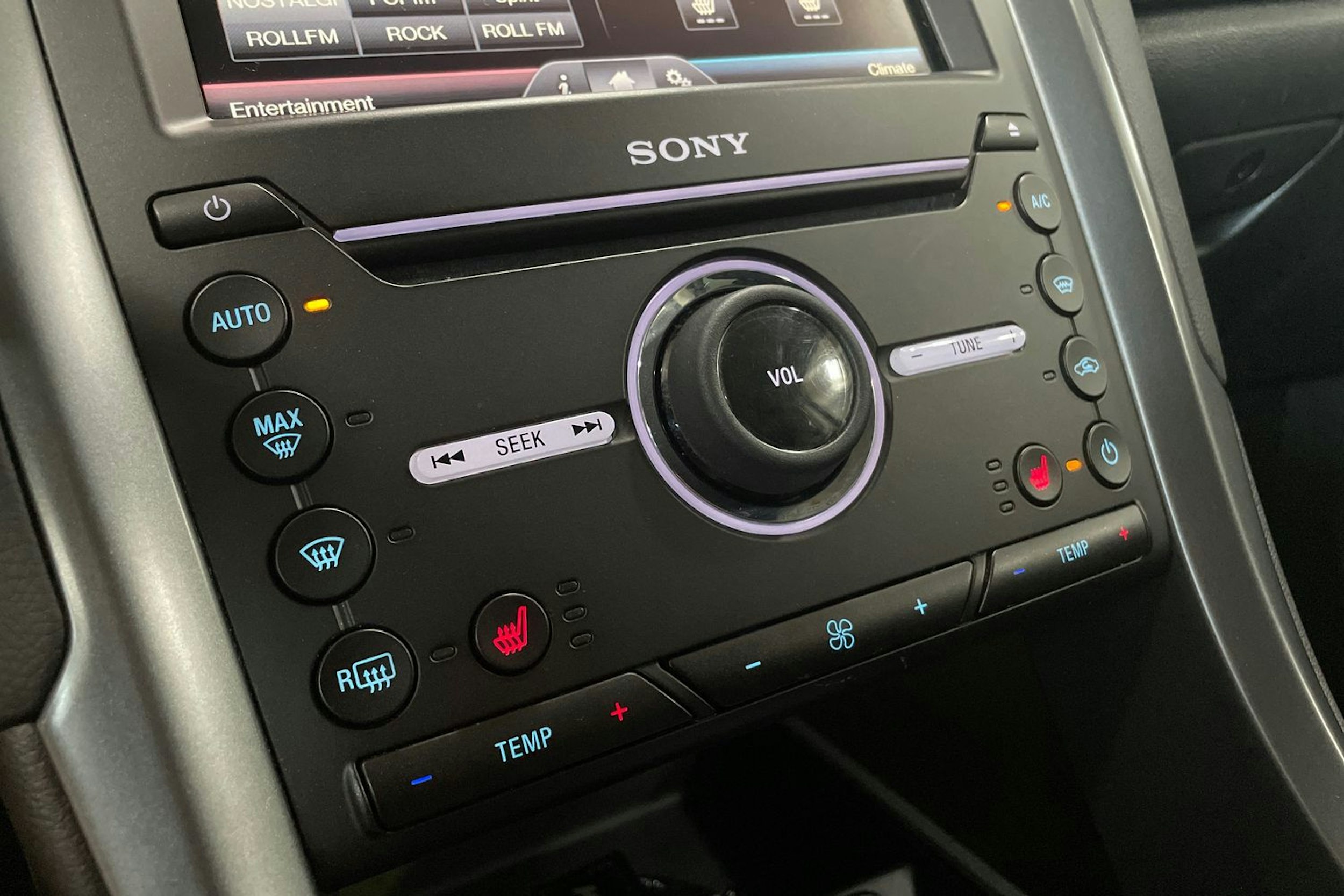 sininen Ford Mondeo 2015 kuva 21.