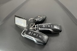 sininen Ford Mondeo 2015 kuva 23.