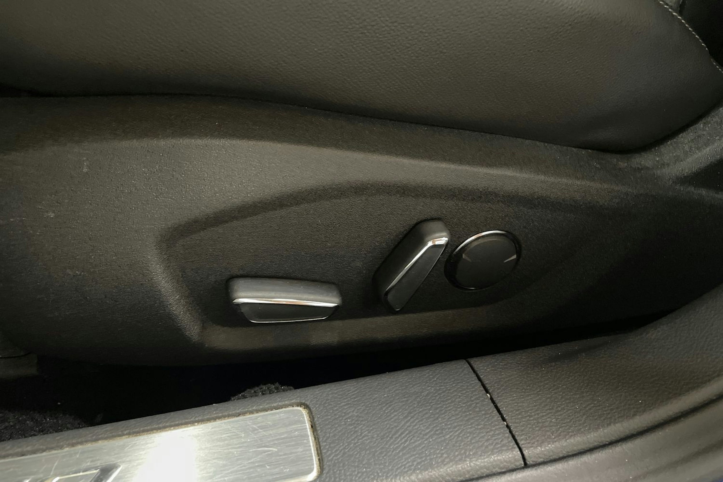 sininen Ford Mondeo 2015 kuva 24.