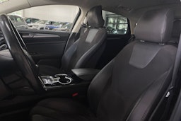 sininen Ford Mondeo 2015 kuva 25.