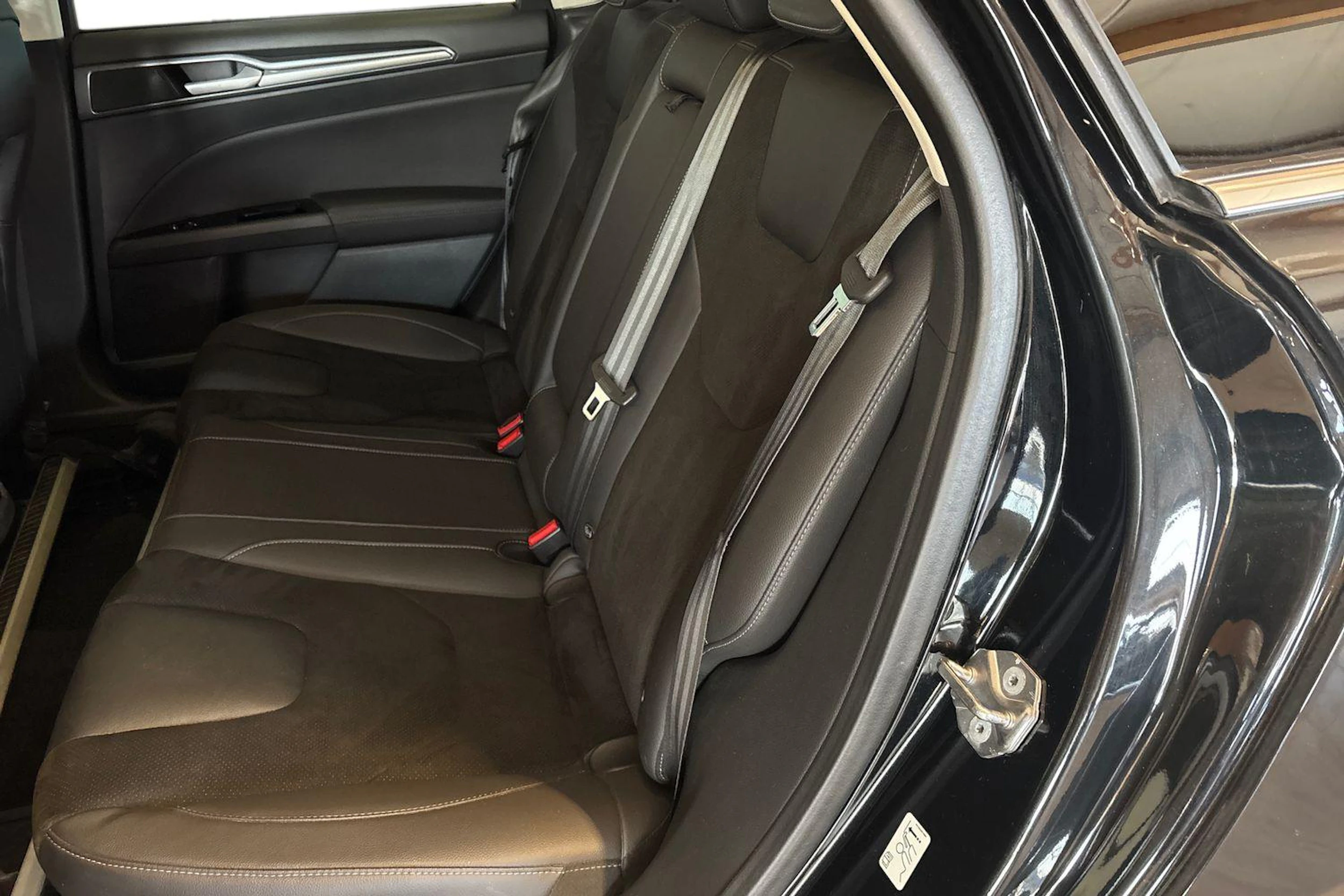 Musta Ford MONDEO 2015 kuva 11.