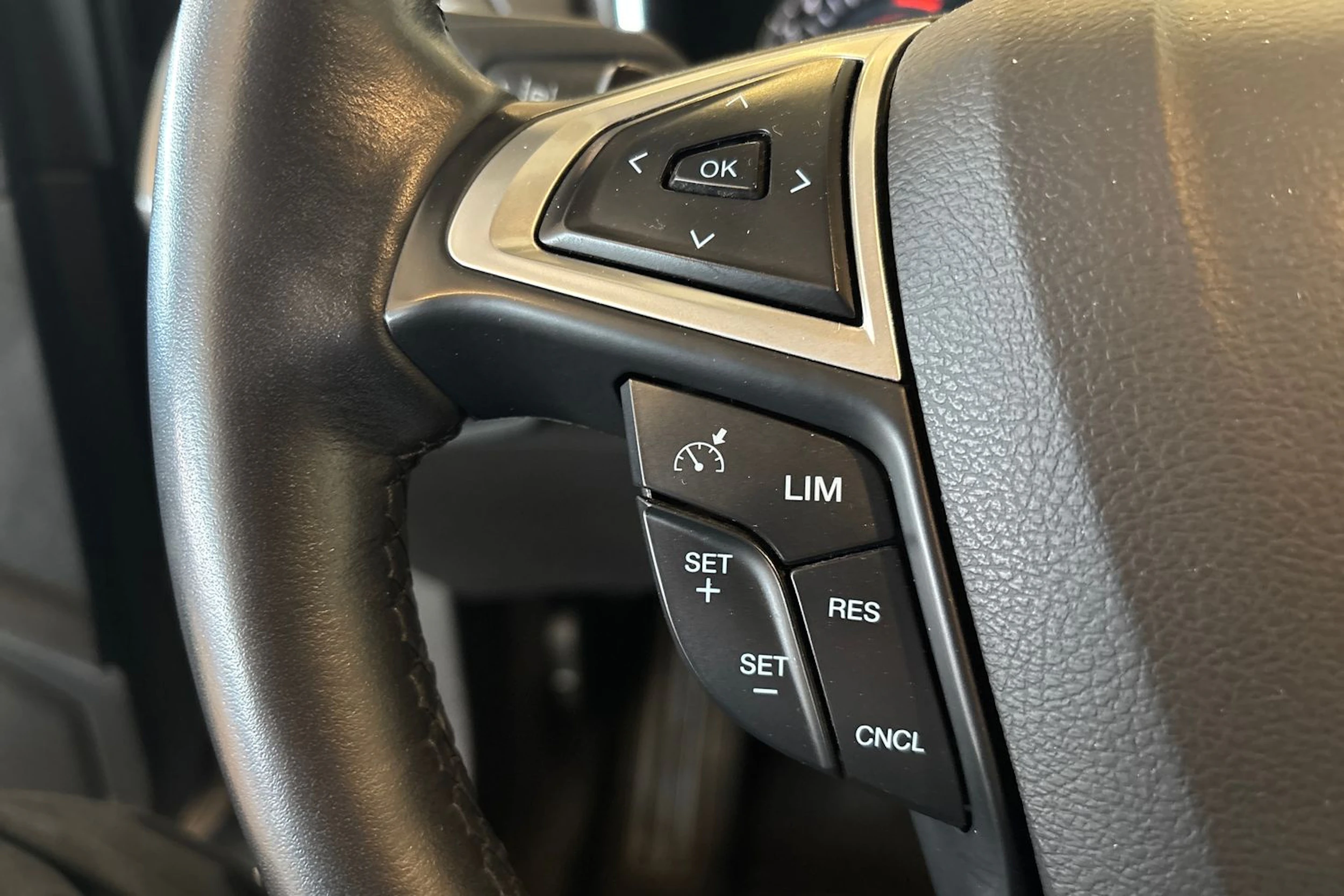 Musta Ford MONDEO 2015 kuva 16.
