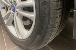Harmaa Ford Mondeo 2015 kuva 10.