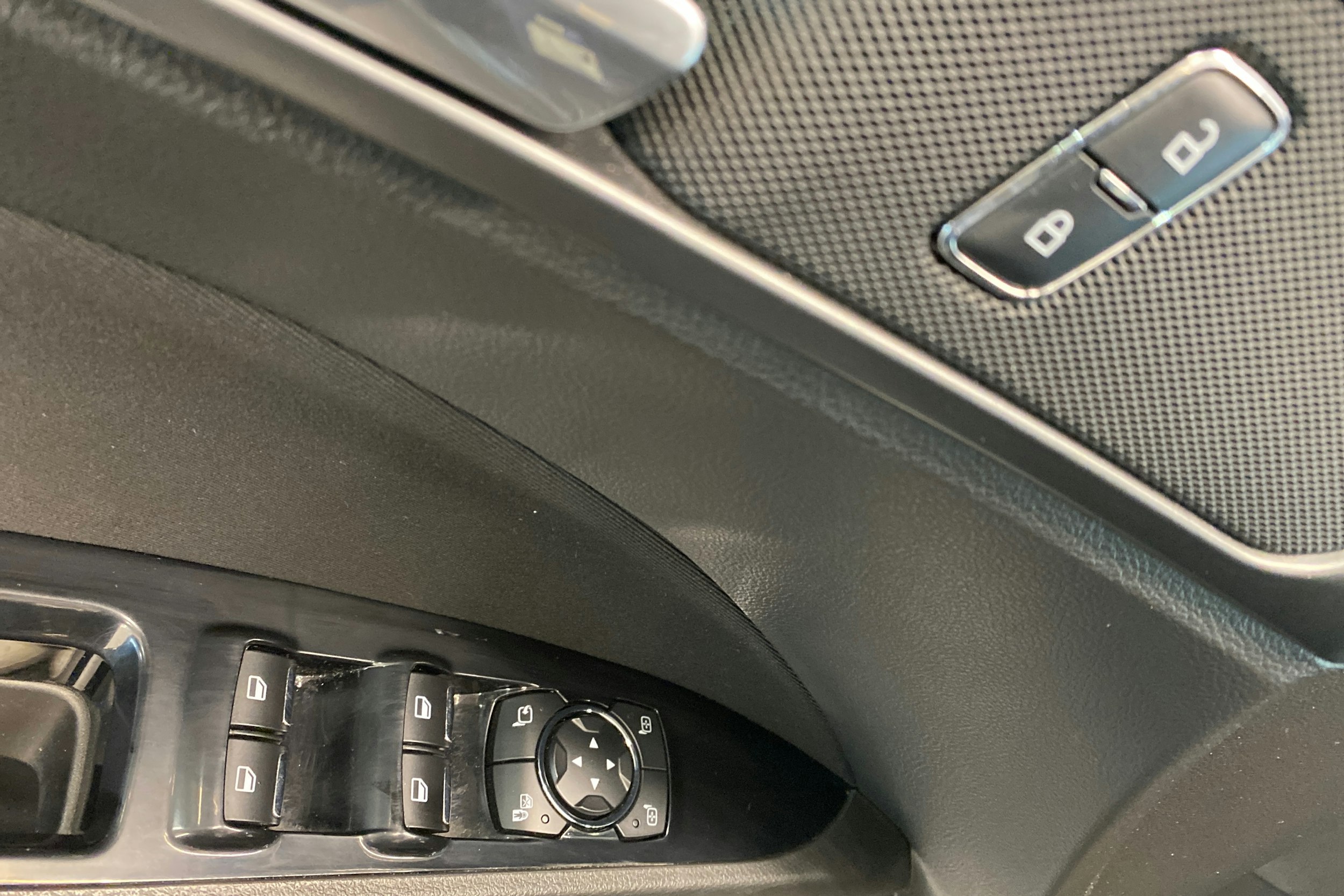 Harmaa Ford Mondeo 2015 kuva 15.
