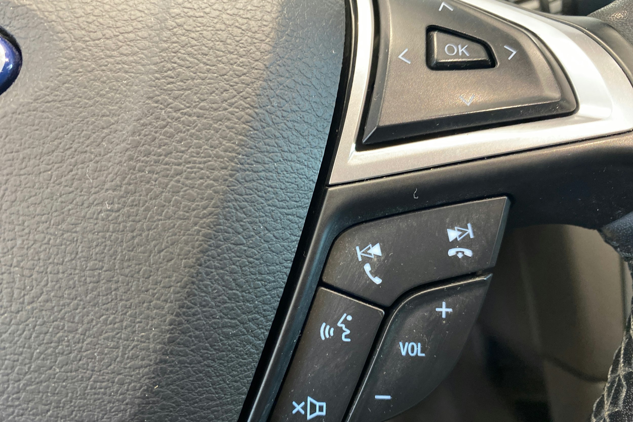 Harmaa Ford Mondeo 2015 kuva 18.