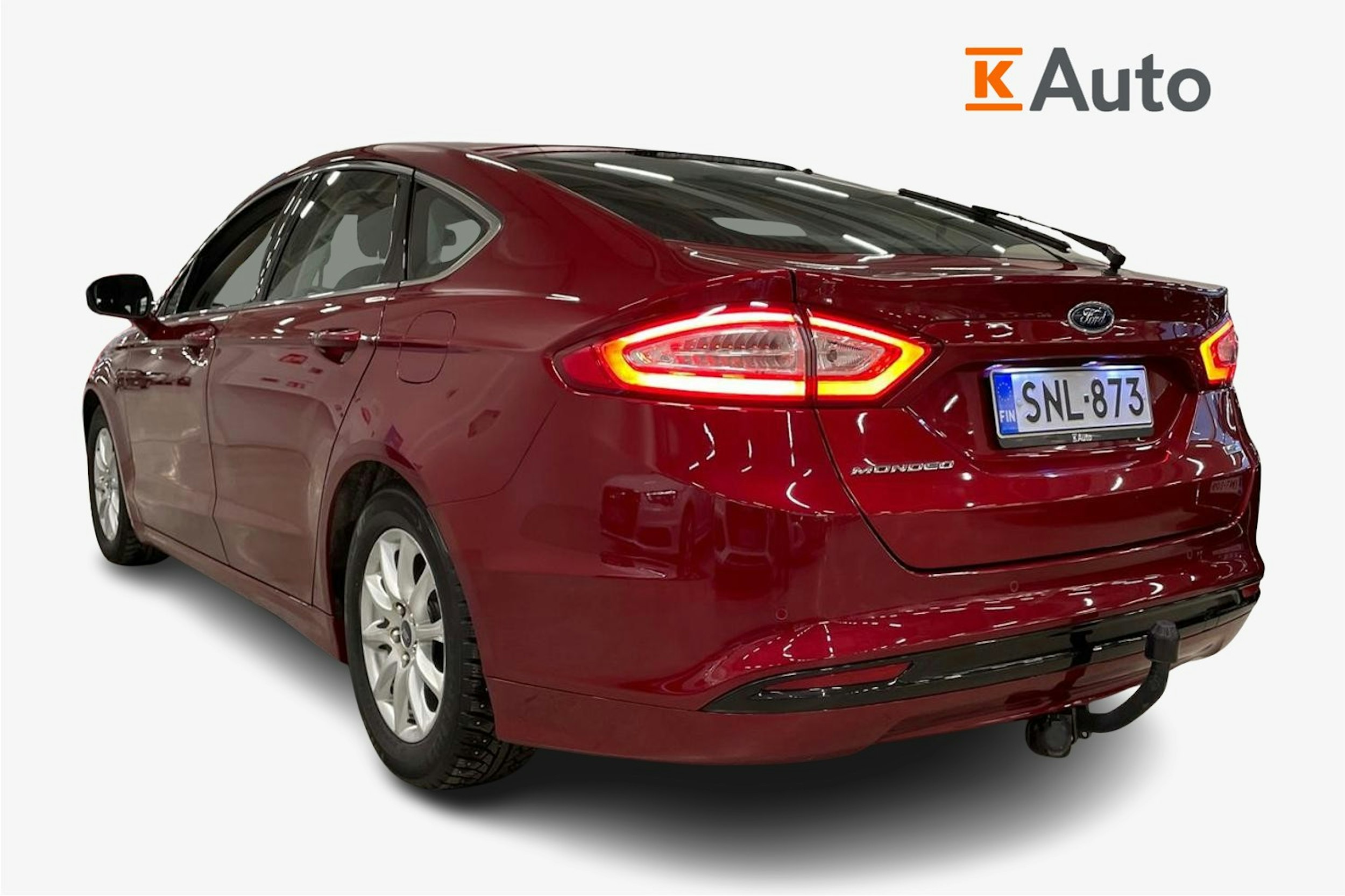 punainen Ford Mondeo 2015 kuva 2.
