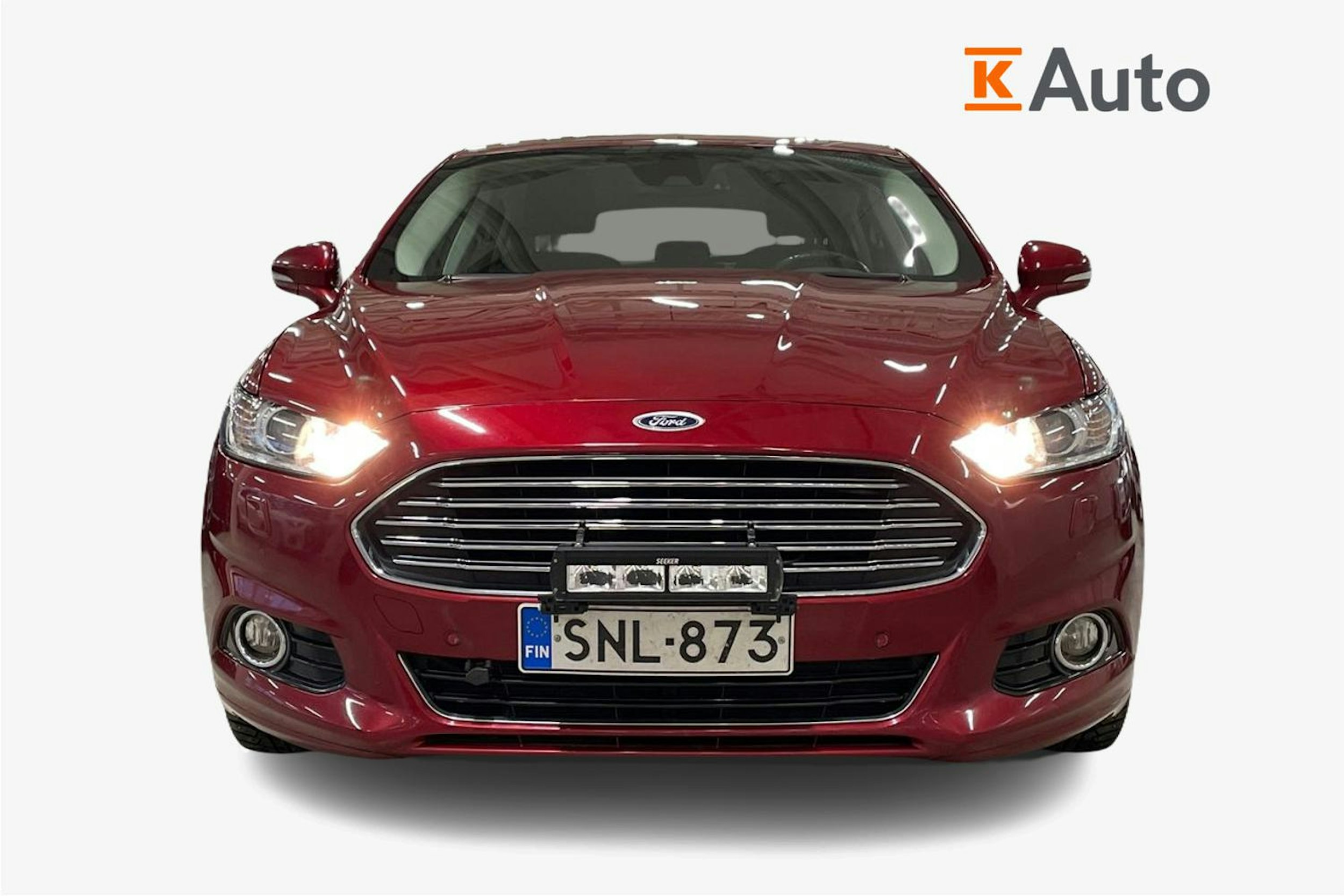 punainen Ford Mondeo 2015 kuva 5.
