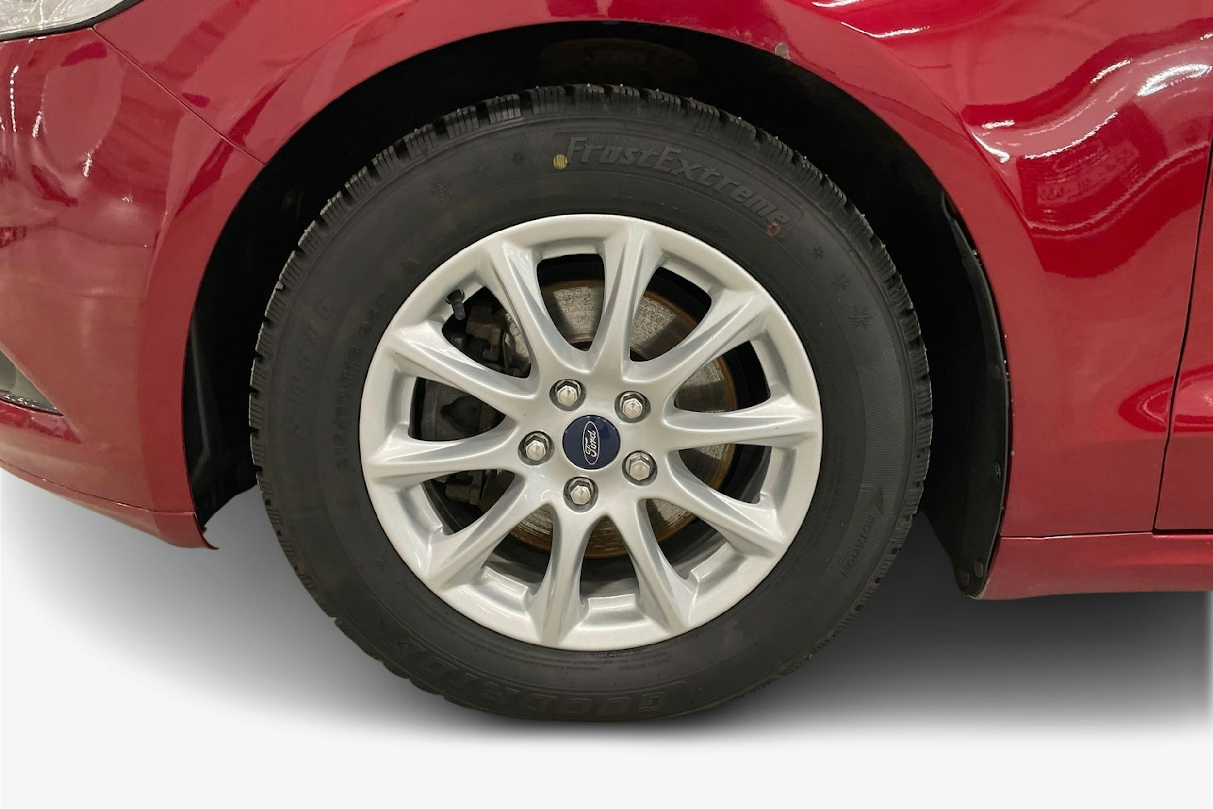 punainen Ford Mondeo 2015 kuva 11.