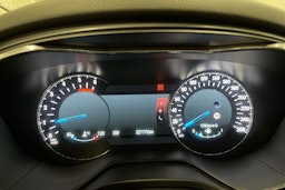 punainen Ford Mondeo 2015 kuva 18.