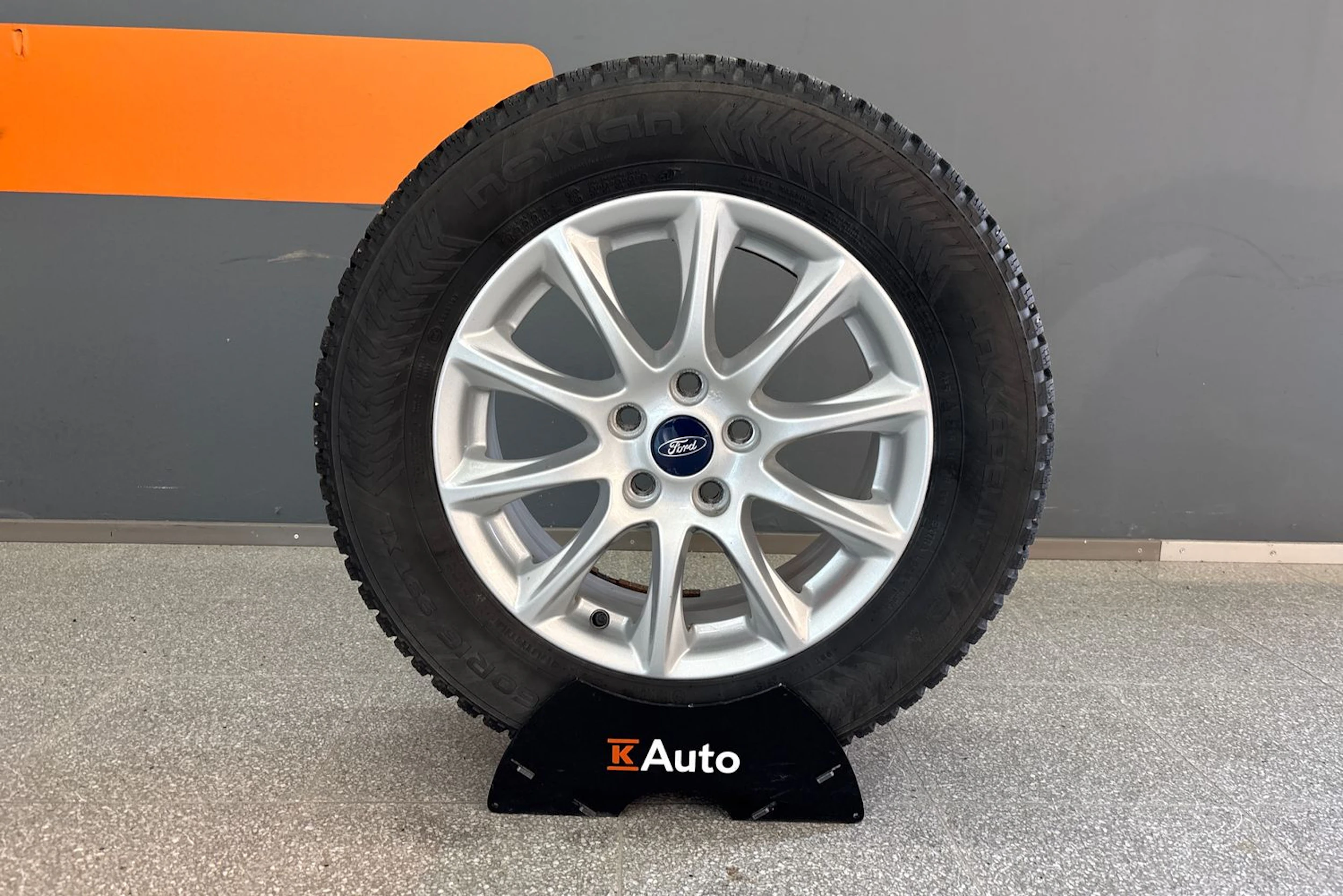 Harmaa Ford MONDEO 2016 kuva 18.
