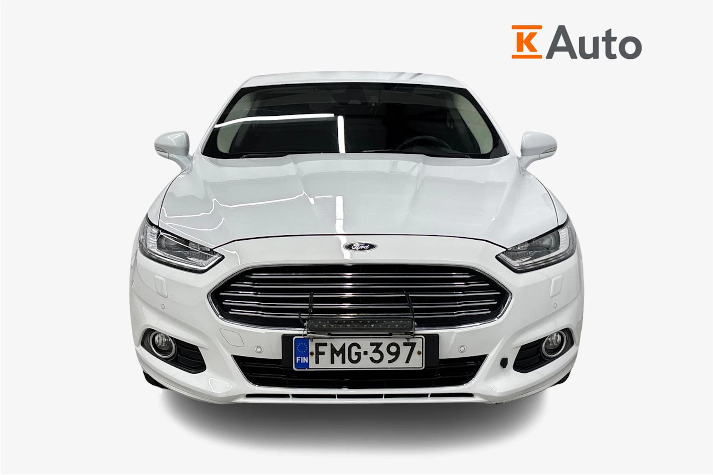 valkoinen Ford Mondeo 2016 kuva 4.