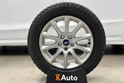 valkoinen Ford Mondeo 2016 kuva 10.