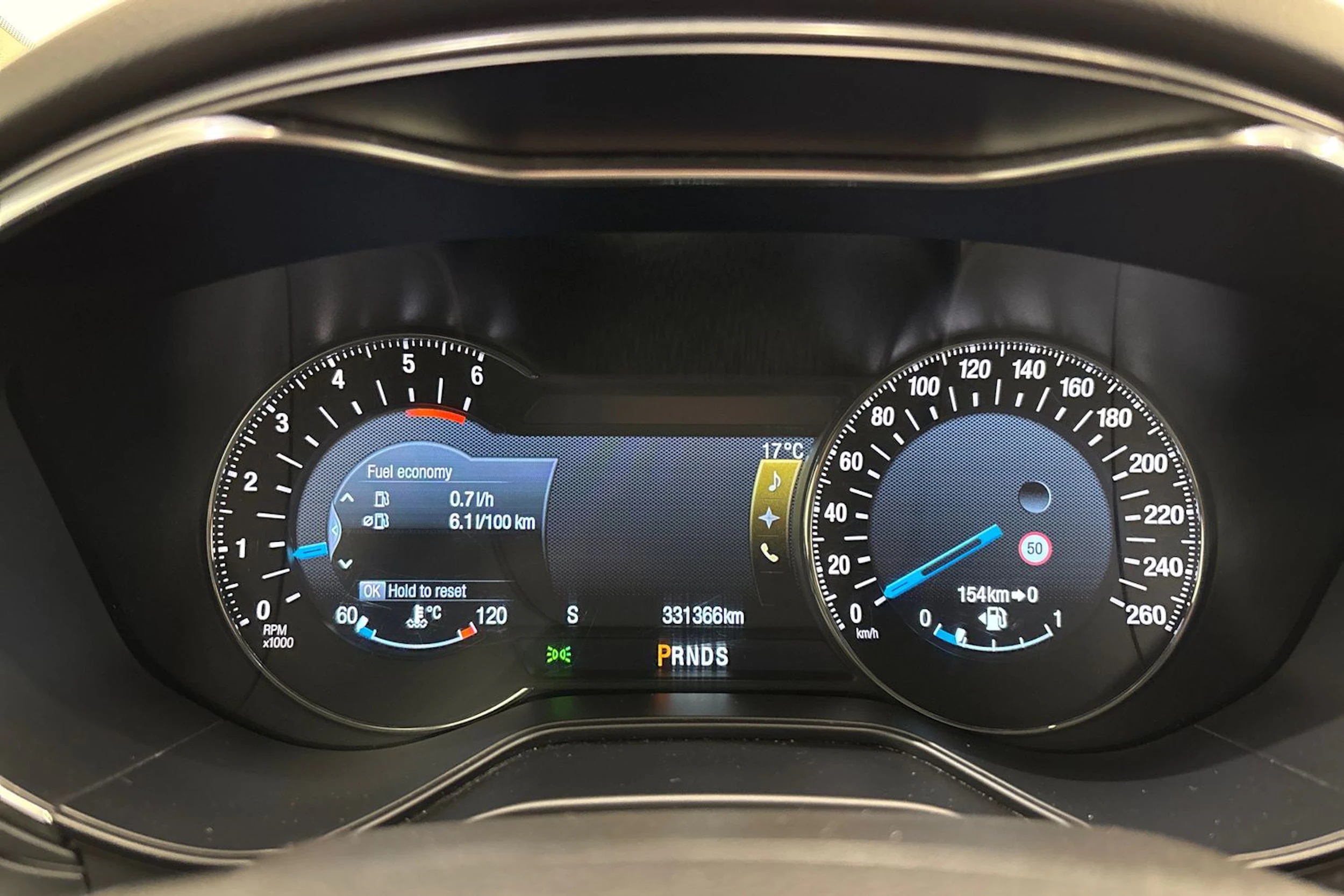valkoinen Ford Mondeo 2016 kuva 14.