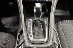 valkoinen Ford Mondeo 2016 kuva 15.