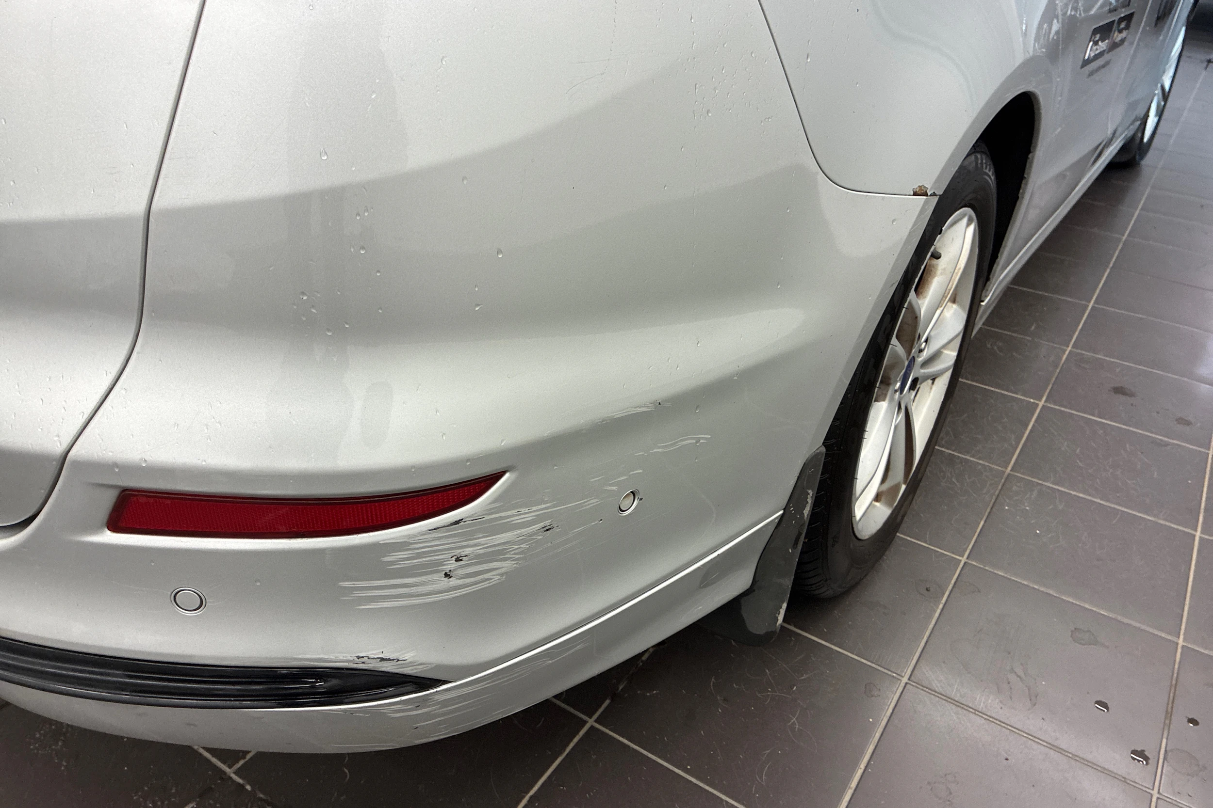 Harmaa Ford MONDEO 2016 kuva 19.