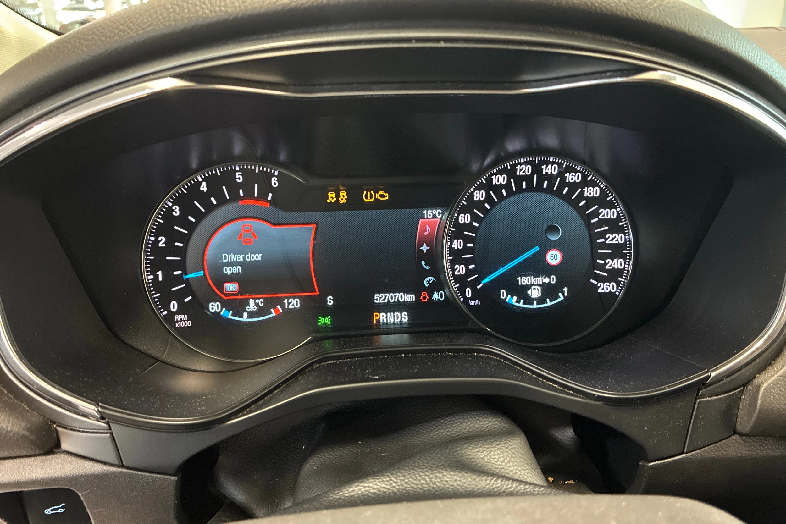 Harmaa Ford MONDEO 2016 kuva 29.