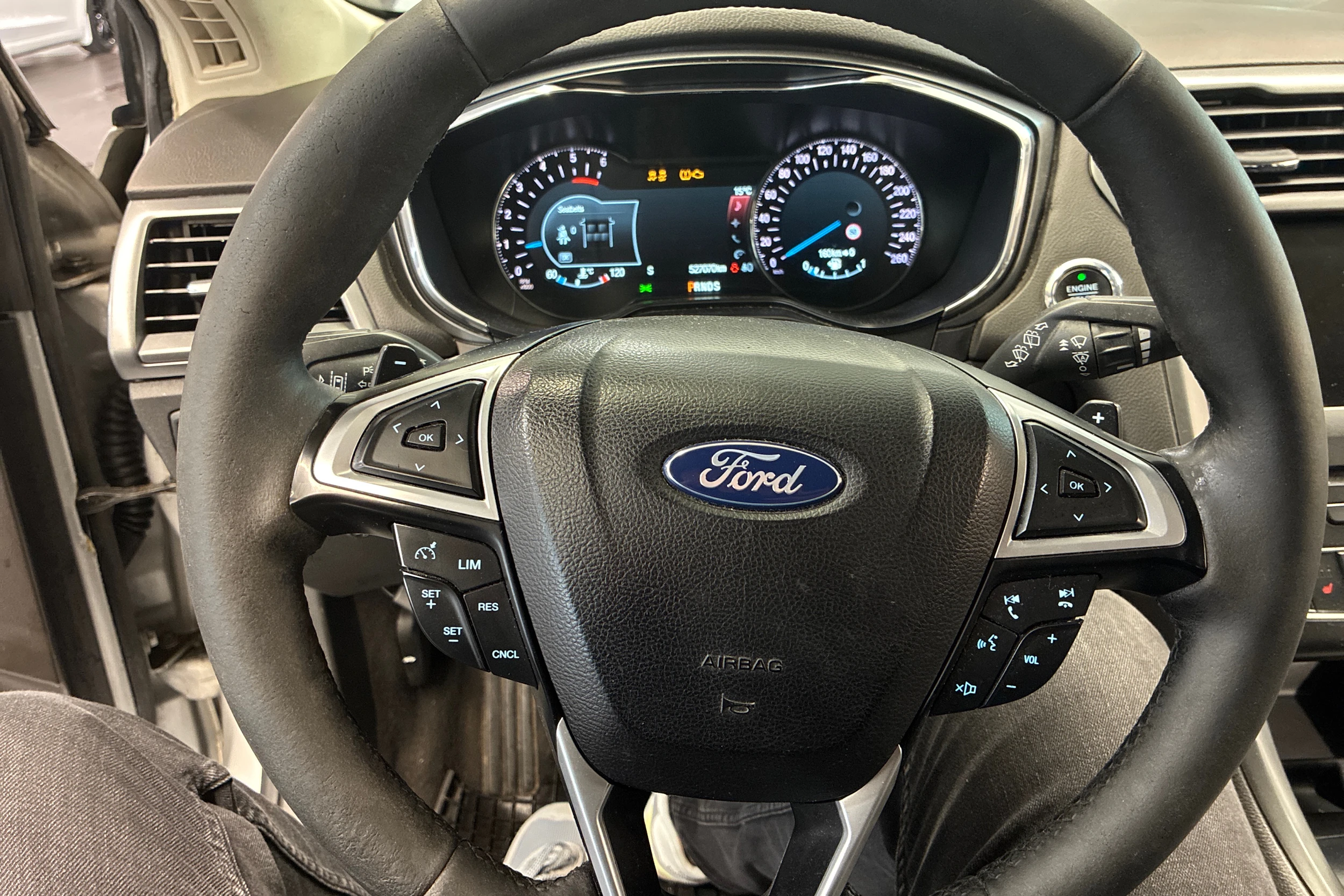 Harmaa Ford MONDEO 2016 kuva 30.